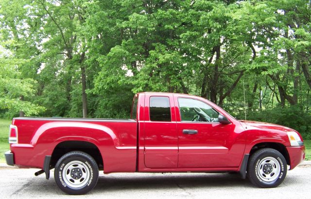 2007 Mitsubishi Raider Wagon LX