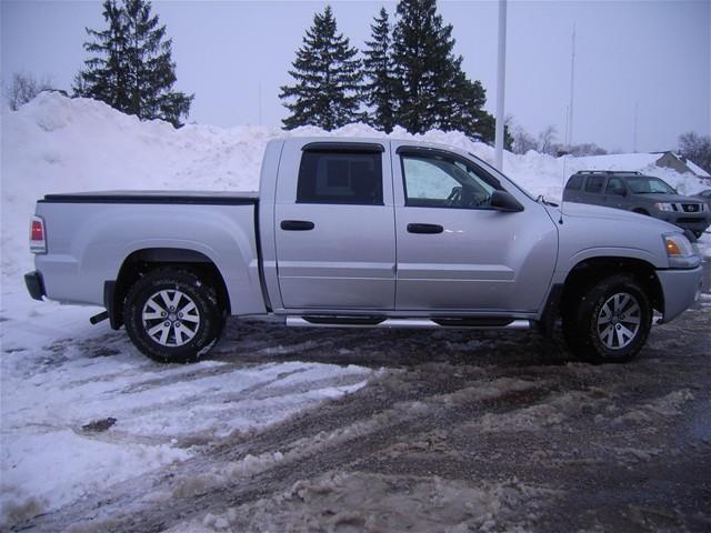 2008 Mitsubishi Raider Touring W/nav.sys