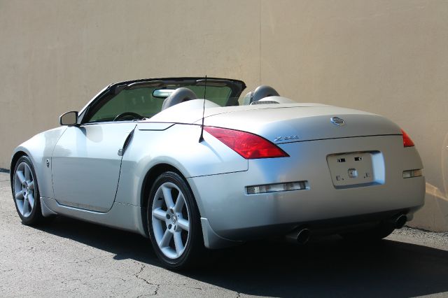 2004 Nissan 350Z 5DR 7-pass VAN I4 FWD