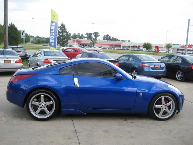 2004 Nissan 350Z 5DR 7-pass VAN I4 FWD