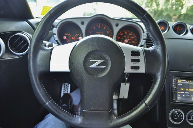 2004 Nissan 350Z Base