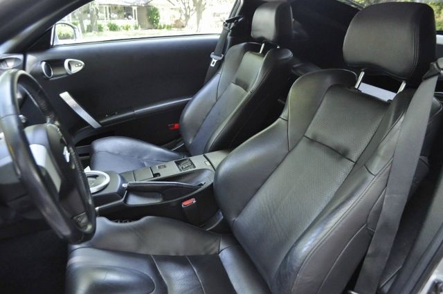 2004 Nissan 350Z Base