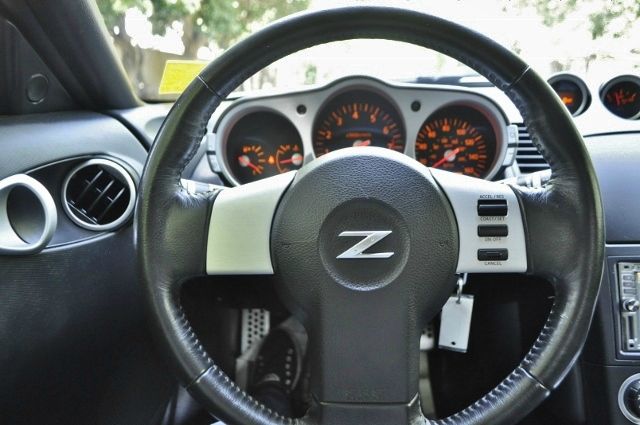 2004 Nissan 350Z Base