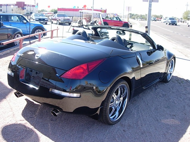 2004 Nissan 350Z 5DR 7-pass VAN I4 FWD