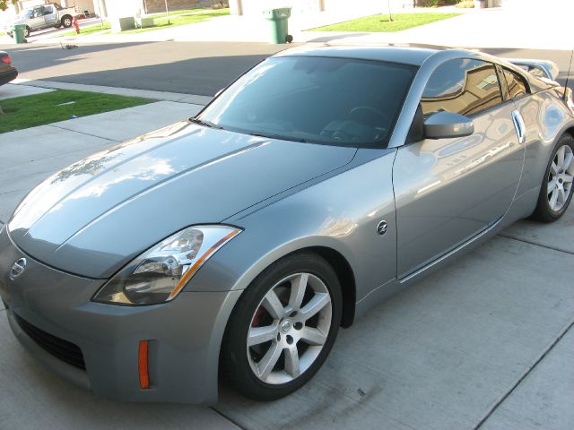 2004 Nissan 350Z Base