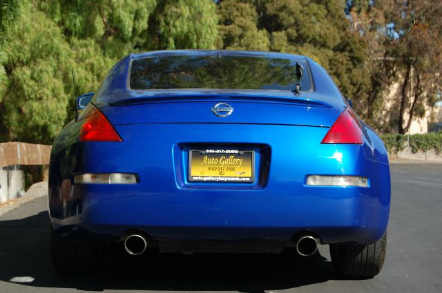 2004 Nissan 350Z 450H Sedan 4D