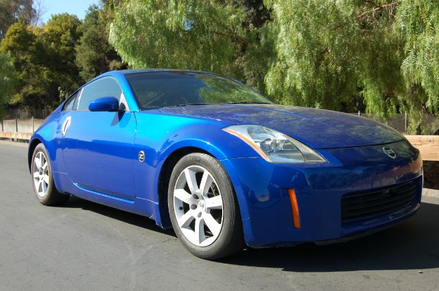 2004 Nissan 350Z 450H Sedan 4D