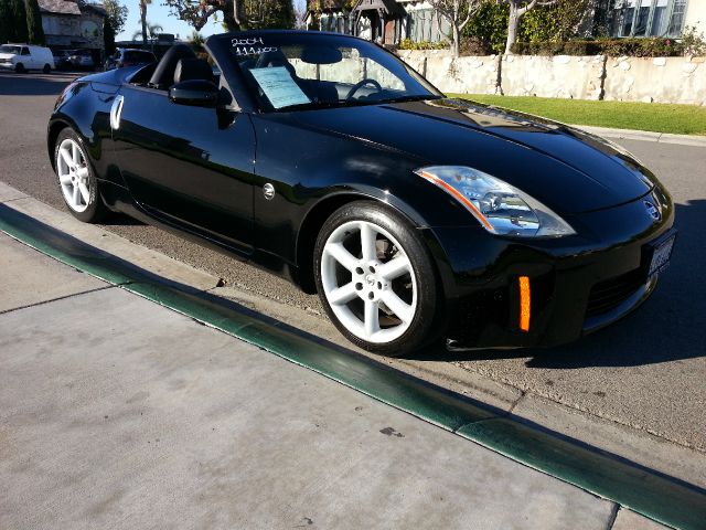 2004 Nissan 350Z 5dr 7-pass Van V6 LE FWD