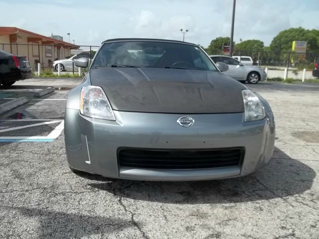 2004 Nissan 350Z 5dr 7-pass Van V6 LE FWD