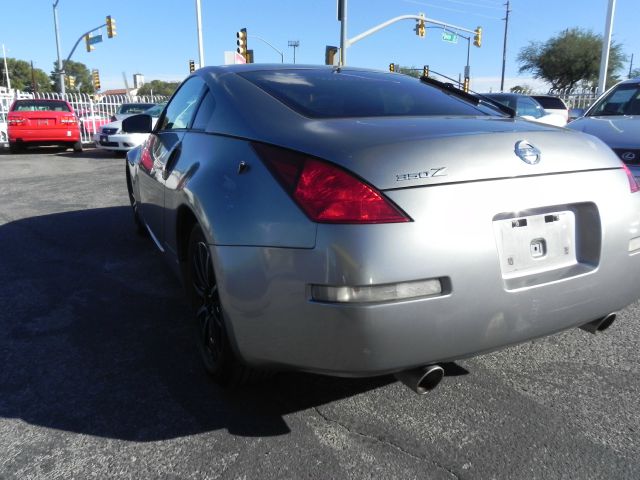 2004 Nissan 350Z 450H Sedan 4D