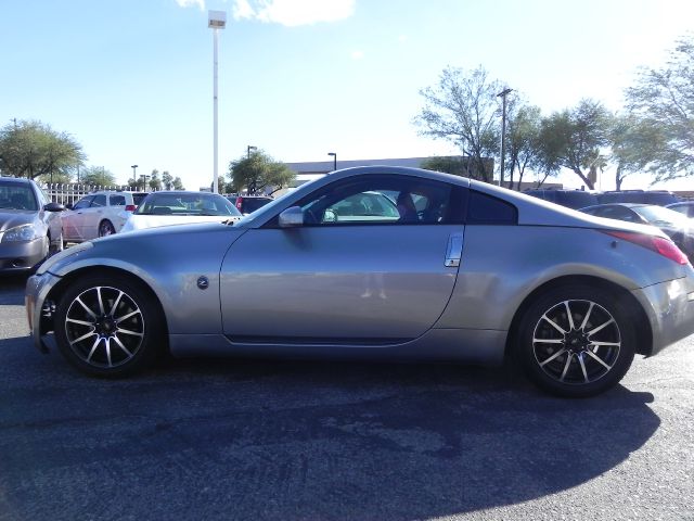 2004 Nissan 350Z 450H Sedan 4D