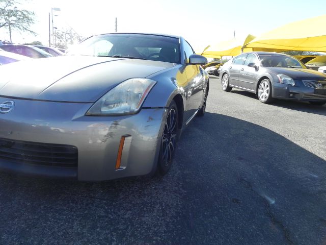 2004 Nissan 350Z 450H Sedan 4D