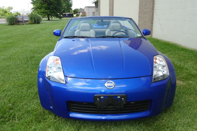 2004 Nissan 350Z 5dr 7-pass Van V6 LE FWD