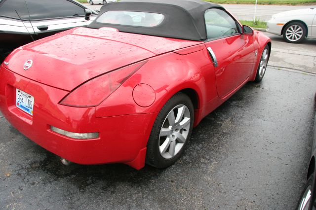 2004 Nissan 350Z 5dr 7-pass Van V6 LE FWD