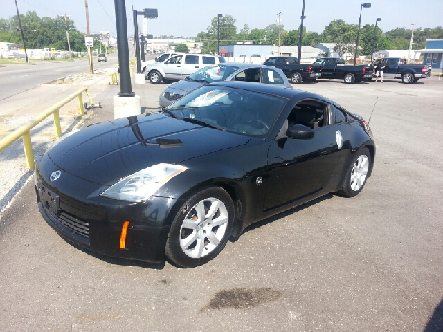 2004 Nissan 350Z 5DR 7-pass VAN I4 FWD