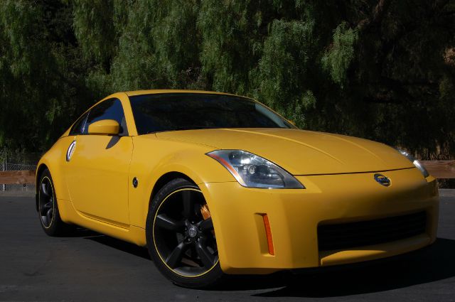 2005 Nissan 350Z 450H Sedan 4D