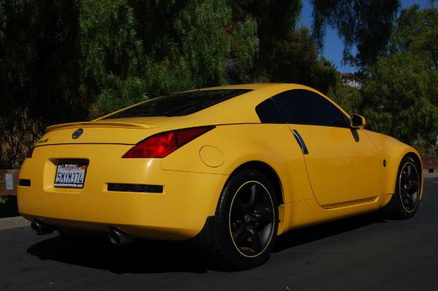 2005 Nissan 350Z 450H Sedan 4D