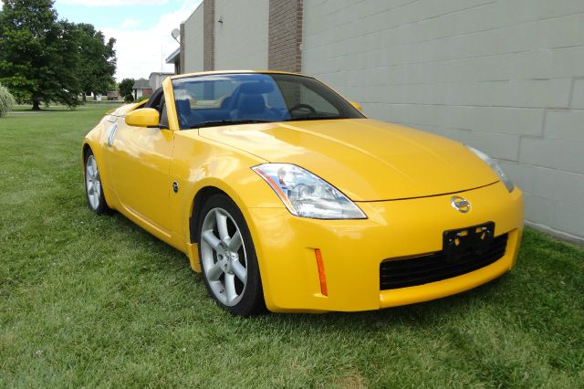 2005 Nissan 350Z 5dr 7-pass Van V6 LE FWD