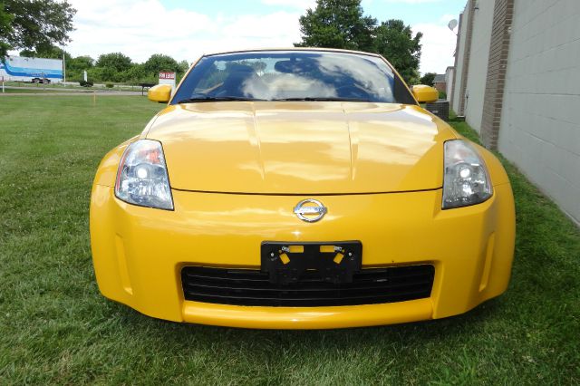 2005 Nissan 350Z 5dr 7-pass Van V6 LE FWD