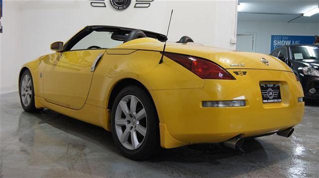 2005 Nissan 350Z 5DR 7-pass VAN I4 FWD