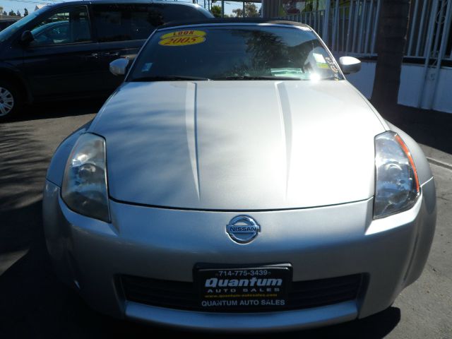 2005 Nissan 350Z 5dr 7-pass Van V6 LE FWD