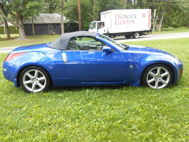 2005 Nissan 350Z 5dr 7-pass Van V6 LE FWD