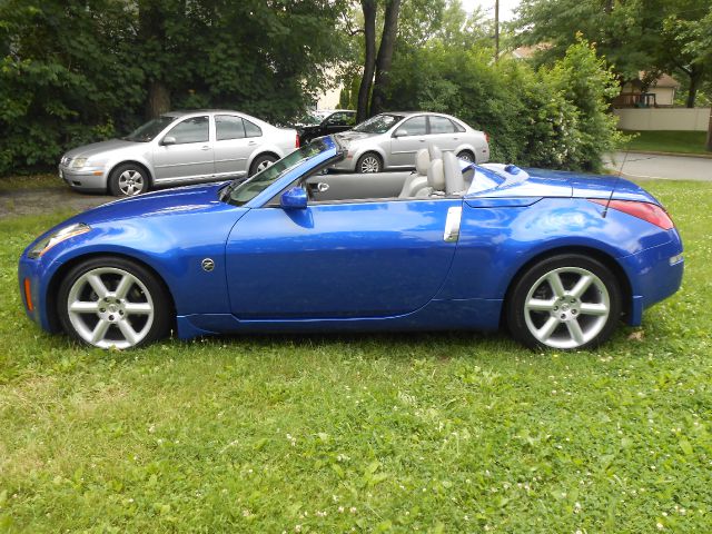 2005 Nissan 350Z 5dr 7-pass Van V6 LE FWD