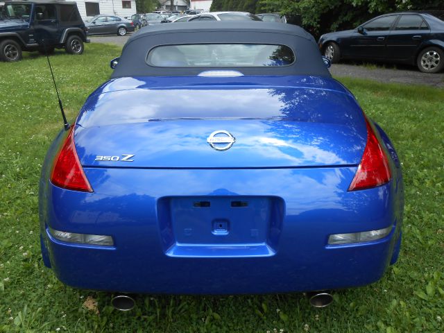 2005 Nissan 350Z 5dr 7-pass Van V6 LE FWD