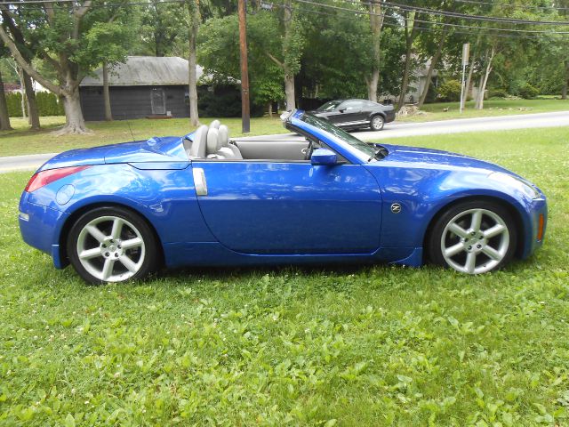 2005 Nissan 350Z 5dr 7-pass Van V6 LE FWD