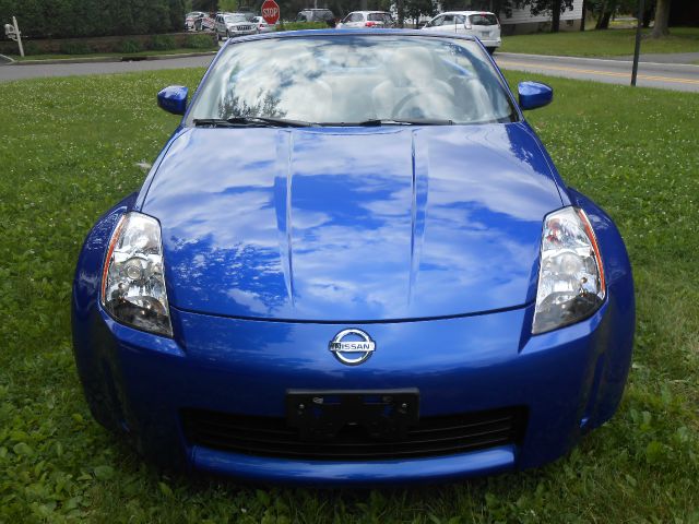 2005 Nissan 350Z 5dr 7-pass Van V6 LE FWD