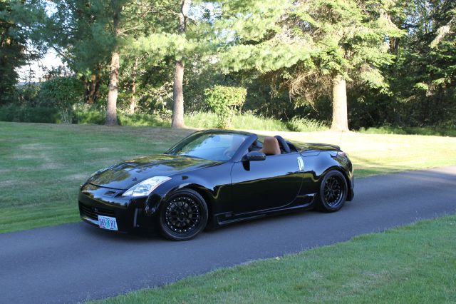 2005 Nissan 350Z 5dr 7-pass Van V6 LE FWD