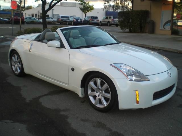 2005 Nissan 350Z 5dr 7-pass Van V6 LE FWD