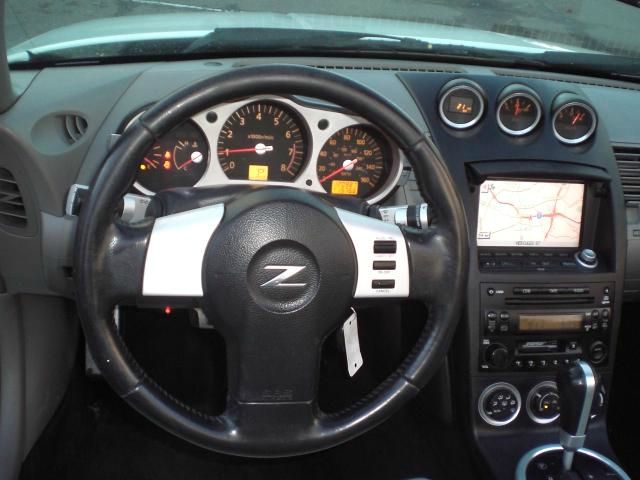 2005 Nissan 350Z 5dr 7-pass Van V6 LE FWD