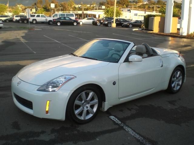 2005 Nissan 350Z 5dr 7-pass Van V6 LE FWD