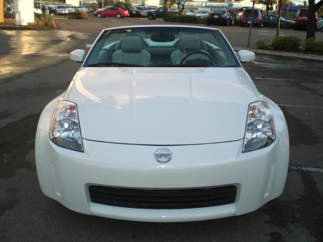 2005 Nissan 350Z 5dr 7-pass Van V6 LE FWD