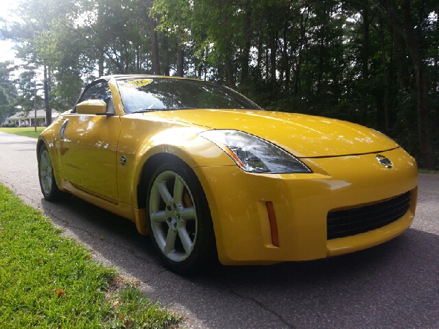 2005 Nissan 350Z 5dr 7-pass Van V6 LE FWD