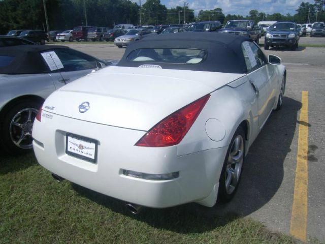 2006 Nissan 350Z 5dr 7-pass Van V6 LE FWD