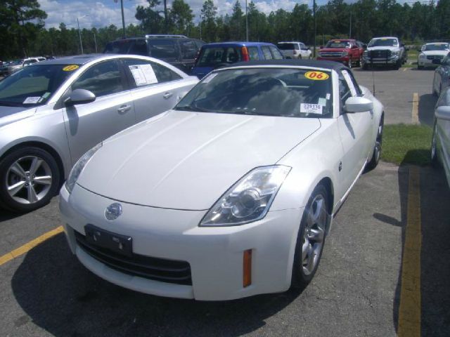 2006 Nissan 350Z 5dr 7-pass Van V6 LE FWD