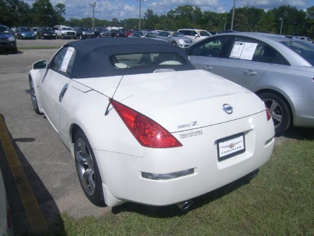 2006 Nissan 350Z 5dr 7-pass Van V6 LE FWD