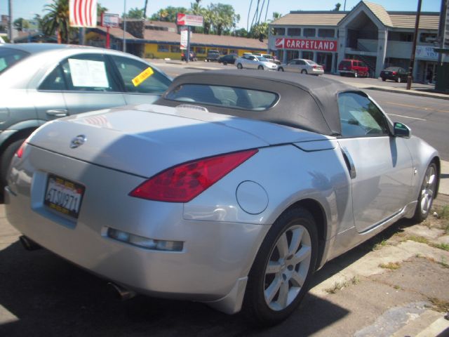 2006 Nissan 350Z 5dr 7-pass Van V6 LE FWD