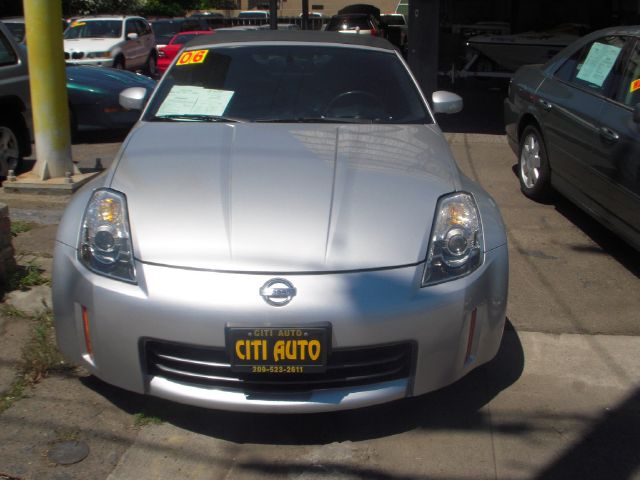 2006 Nissan 350Z 5dr 7-pass Van V6 LE FWD