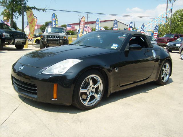 2006 Nissan 350Z 5dr 7-pass Van V6 LE FWD