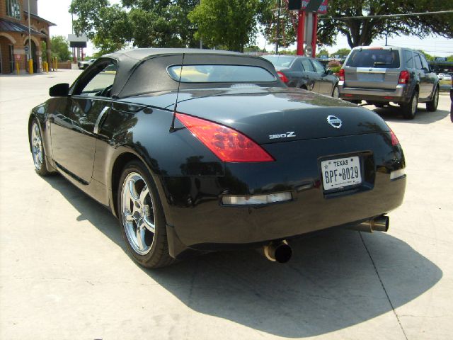 2006 Nissan 350Z 5dr 7-pass Van V6 LE FWD