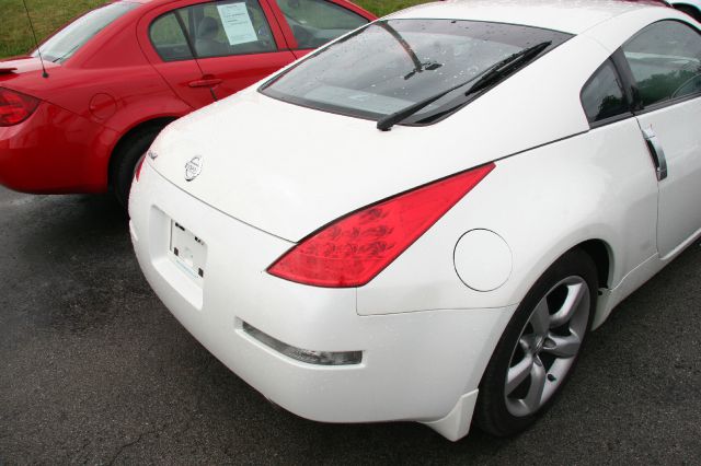 2008 Nissan 350Z 5DR 7-pass VAN I4 FWD