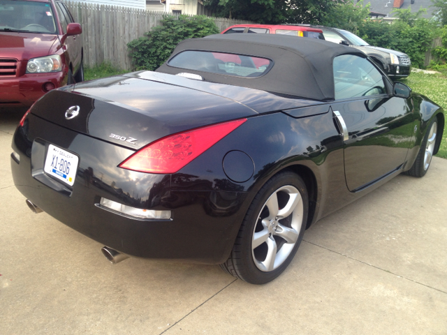 2008 Nissan 350Z 5dr 7-pass Van V6 LE FWD