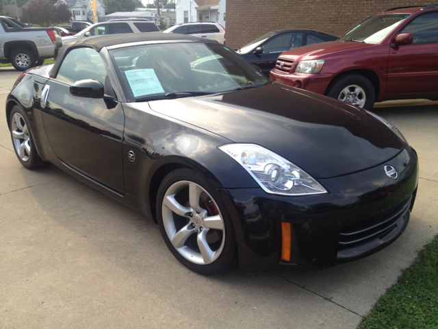 2008 Nissan 350Z 5dr 7-pass Van V6 LE FWD