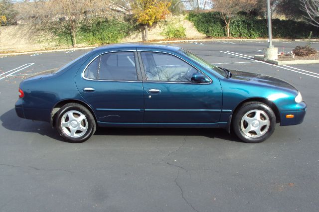 1996 Nissan Altima 3.0 Quattro