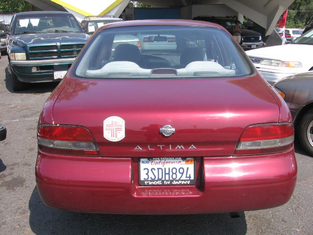 1997 Nissan Altima W/nav.sys