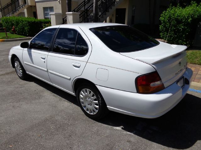 1998 Nissan Altima 3.0 Quattro