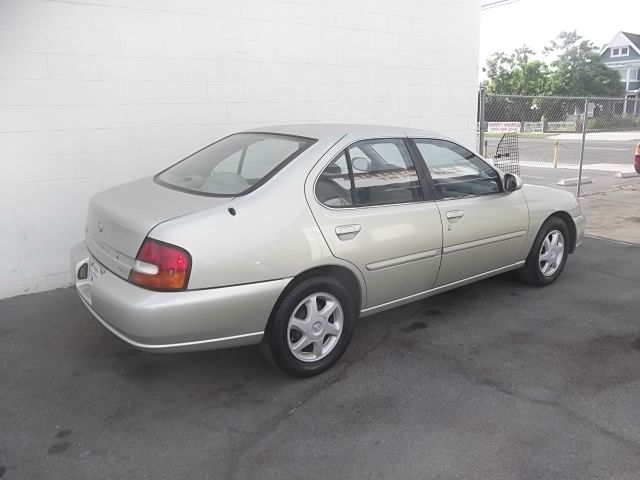 1998 Nissan Altima 3.0 Quattro